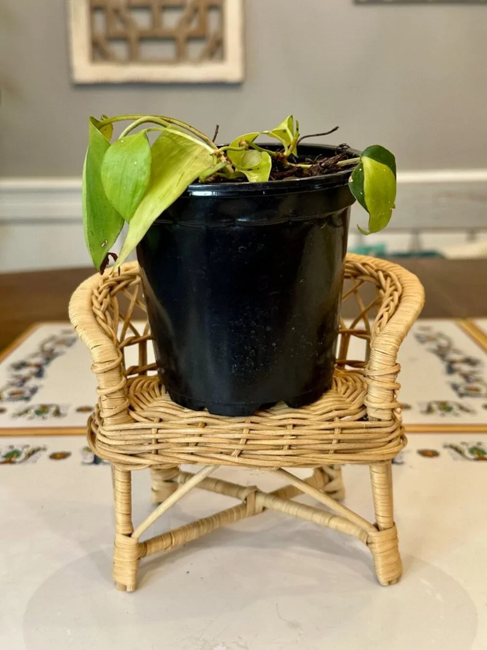 vintage miniature wicker or rattan plant stand/dollhouse loveseat
